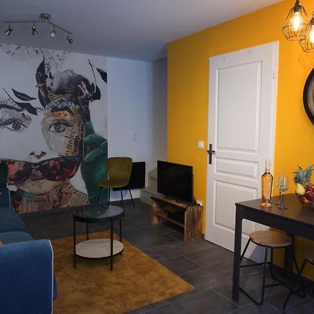 Duplex Charmant Idealement Situe Dole Exterior foto