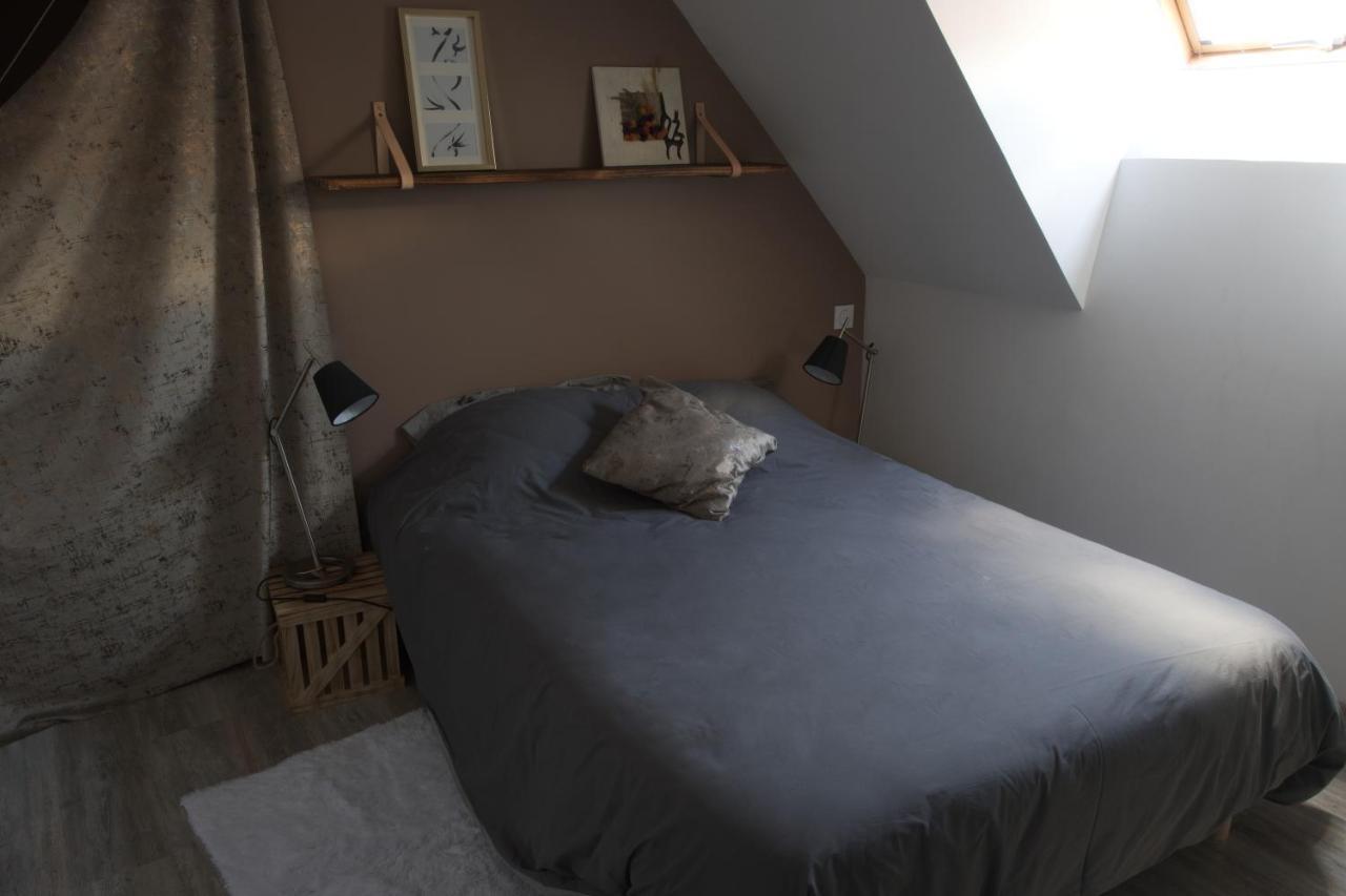 Duplex Charmant Idealement Situe Dole Exterior foto