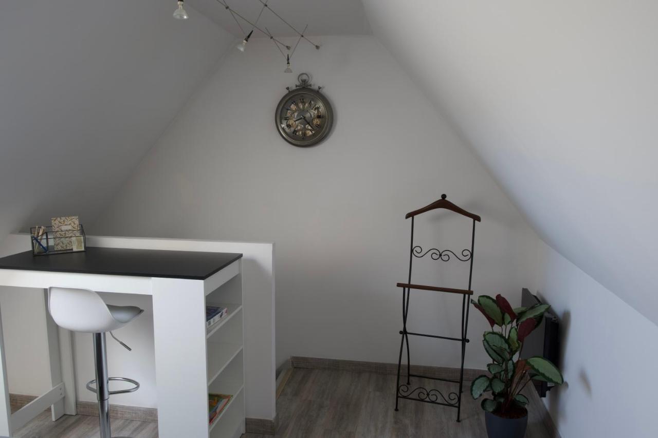 Duplex Charmant Idealement Situe Dole Exterior foto